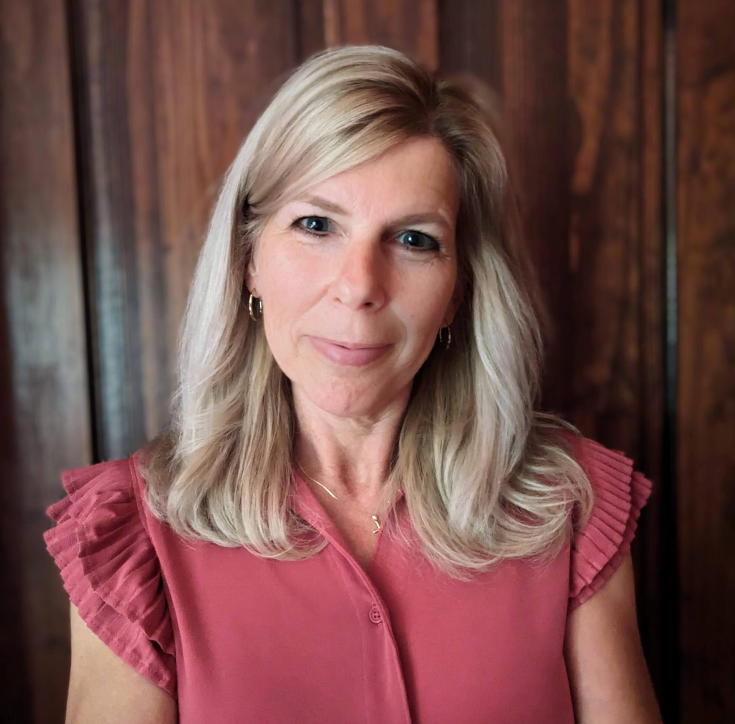 Saren 2024 head shot Introductory Parenting Coaching Session